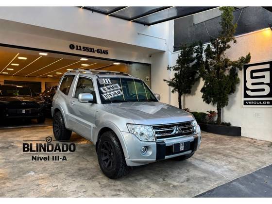 MITSUBISHI PAJERO FULL 3.8 4X4 V6 24V GASOLINA 2P AUTOMÁTICO MITSUBISHI PAJERO FULL 3.8 4X4 V6 24V GASOLINA 2P AUTOMÁTICO